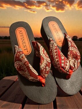 Platform Flip Flop Sandals Women’s Size 8 EU 39 Boho Paisley Wedge ✨